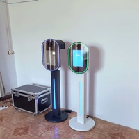 Cabina de Fotos Vertical con Pantalla Táctil y Luces Circulares Disponible en Stock para Envío Rápido