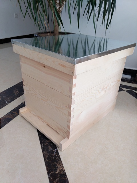 Natural Pine Langstroth Beehive Box Eco Friendly Beekeeping Hive Equipment