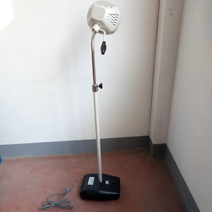 Lampe d'examen chirurgical mobile MT MEDICAL avec pédale, éclairage <span class=keywords><strong>auxiliaire</strong></span> médical, batterie en option - Product Image 1