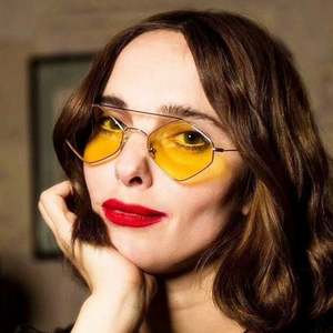 Gafas de Sol Cuadradas Retro 2021 con Logotipo Personalizado, Gafas de Sol de Metal con Marco Pequeño y Protección UV400 para Hombre y Mujer - Product Image 1