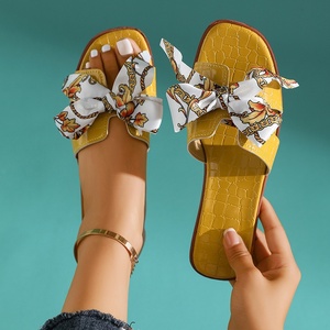 <span class=keywords><strong>Ciabatte</strong></span> <span class=keywords><strong>da</strong></span> <span class=keywords><strong>donna</strong></span> piatte con fiocco, sandali estivi open toe slip-on, suola <span class=keywords><strong>in</strong></span> gomma antiscivolo, <span class=keywords><strong>in</strong></span> ecopelle, per casa e spiaggia, all'ingrosso - Product Image 2