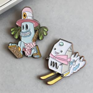 เข็มกลัดโลหะคุณภาพสูงแบบกำหนดเอง ชุบทอง ผลิตจากโลหะผสมสังกะสี สำหรับเป็นของขวัญ - Product Image 6