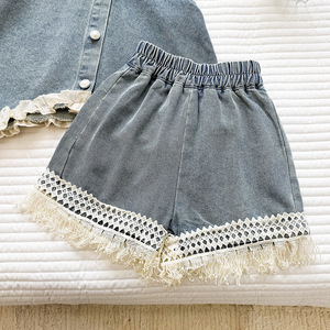 Completo Estivo per Bambine 2026: Top in Denim con Volant e Pantaloncini con Bordo in Pizzo, Set Casual Due Pezzi - Product Image 4