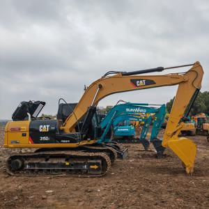 Excavadora CAT315D2 2022 de 15 Toneladas y 800 Horas de Uso |   Motor C4.4 ACERT Original |   Fuerza de Excavación de 108 kN |   Cubo de 0.3m |   Rodamiento de Bomba de Engranajes | - Product Image 2