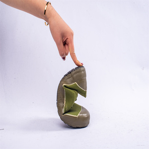 Scarpe di tela con suola in gomma cinese - Product Image 4