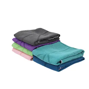 Groothandel Op Maat Uitlijning Lijnen Gedrukt Snel Droog Opvouwbare Microfiber Hot Yoga Mat Handdoek Anti Slip