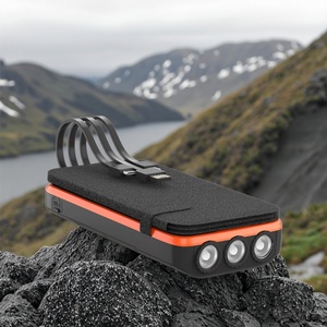 Batterie externe solaire 16000mAh avec panneau solaire, charge rapide sans fil, lampe LED et câble 3 fils - Product Image 6