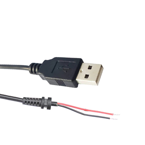 Cable USB con extremo de cableado y tope de alivio de tensión - Product Image 1