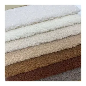 2023 Novo padrão de alta qualidade 100% Poliéster sherpa boucle fleece tecido lã velo têxtil doméstico para móveis sofá tecido