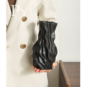 Vase en céramique plissé Style nordique moderne arrangement de fleurs PY-138 de roche orientale vague carrée table écologique de haut niveau - Product Image 4