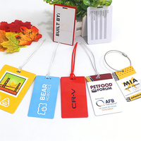 Étiquettes de bagages en PVC de haute qualité, cadeaux de voyage, différents motifs, étiquette de nom pour valise avec cordon de couleur personnalisée
