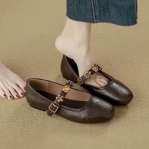C'est extrêmement beau et élégant. Une seule jambe ne s'fatigue pas. C'est une seule chaussure - Product Image 1