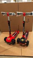 Trottinette pliable à trois roues pour enfants de 3 ans et plus avec siège, corps en PP et roues en PU, légère, réglable en hauteur, utilisation en extérieur, comprend un éclairage
