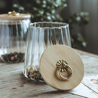 Pot de rangement moderne et minimaliste en verre cristal rayé transparent hermétique avec couvercle en bambou et poignée en cuivre, capacité 620-780 ml, pour thé