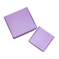 Boîte cadeau en carton ondulé violet réutilisable et écologique en forme d'avion avec laminage mat et gaufrage pour chocolats de Noël