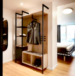 Armoire industrielle vintage, porte-manteau autoportant, étagère pour vêtements de chambre à coucher, vestiaire, porte-manteau en métal noir - Product Image 1