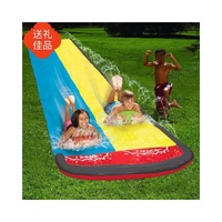 Toboggan aquatique gonflable en PVC pour usage commercial, grand modèle d'été pour l'intérieur et l'extérieur, avec tapis de pulvérisation double pour trois personnes et coussin d'air de jeu sur herbe