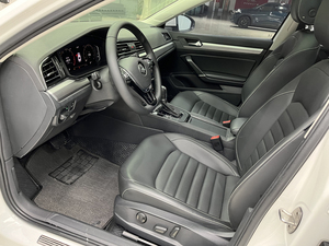 Volkswagen Lamando Facelift 2021, 280TSI DSG, Edición Comfort, Volante a la Izquierda, Gasolina, Sedán Usado - Product Image 5