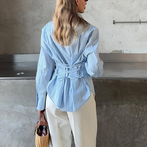 Chemise rayée à manches longues boutonnée pour <span class=keywords><strong>femme</strong></span>, bleue, avec ceinture à nouer au dos, taille cintrée, personnalisée, tendance 2026 - Product Image 2