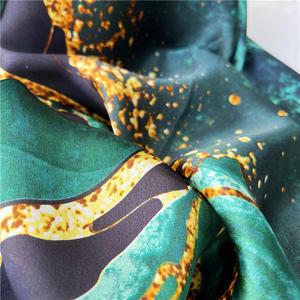 Châle en satin vert <span class=keywords><strong>doré</strong></span> de 12mm, grand <span class=keywords><strong>carré</strong></span> de 108cm, <span class=keywords><strong>foulard</strong></span> en soie, <span class=keywords><strong>foulard</strong></span> en soie imprimé avec logo personnalisé pour femmes - Product Image 4