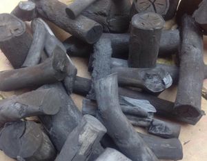 Carbón de Eucalipto Blanco/Negro de Alta Calidad en Forma de Trozos, Producido para la Industria Química a partir de Madera de Eucalipto, Hecho en Vietnam - Product Image 5