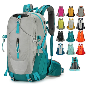 Sac à dos de randonnée léger et imperméable 40L avec housse de pluie et logo personnalisé pour la vente en gros - Product Image 1