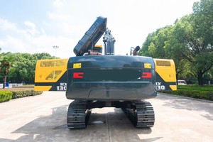 Excavadora de cadenas HX130 de 12.5 toneladas para dragado de ríos y restauración de zonas húmedas - Product Image 5