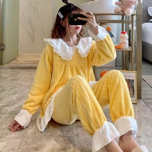 Otoño e invierno nueva versión coreana de terciopelo coral encantador pijama de franela para mujer conjunto de dos piezas adecuado para pijamas diarios - Product Image 5