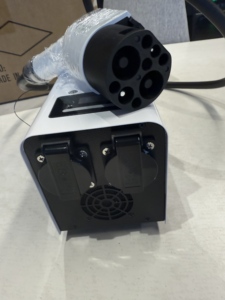 Cargador V2L Portátil de 7kw GBB/T CCS2 <span class=keywords><strong>Chademo</strong></span> para Vehículos, Descargador V2L para Conexión de Vehículo a Carga - Product Image 3