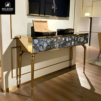 Table console en mosaïque d'art moderne avec pieds en métal doré, table d'entrée haut de gamme, meuble console décoratif de luxe