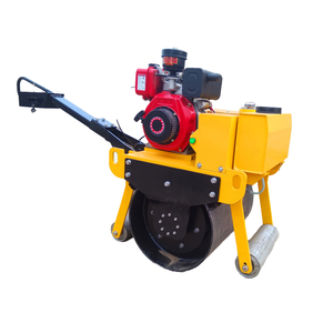 Rodillo Compactador de Asfalto Pequeño, de Tipo Asiento, Accionado por Pedal, con Función de Llenado y Vibración - Product Image 1