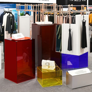 Présentoir de salle d'exposition personnalisé multicolore, accessoires de décoration de chaussures, sacs en acrylique, présentoir à colonnes carrées - Product Image 4