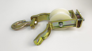 Migliore vendita resistente in alluminio strumento per la posa di cavi per ruote in Nylon nuovo cavo aereo che tira il rullo per cavi con gancio - Product Image 3