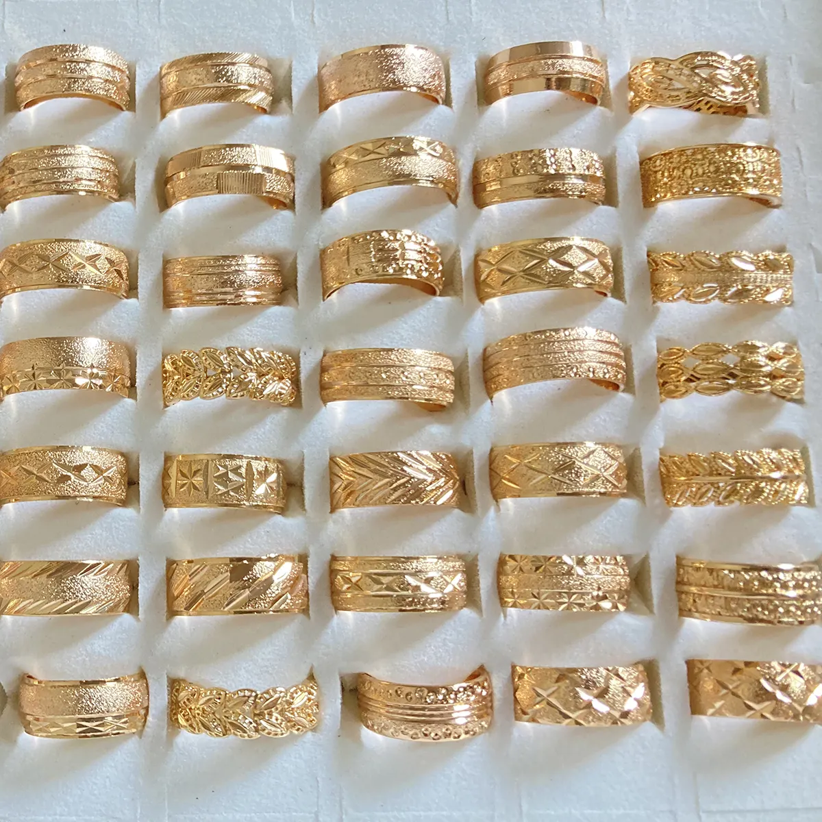 Dubai diskon besar cincin perhiasan berlapis emas 18k cincin mode hati daun mewah Arab Timur Tengah untuk wanita