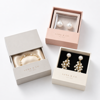Boîte à bijoux de luxe avec logo personnalisé, boîte cadeau rigide avec tiroir, insert en velours noir pour collier, boucles d'oreilles, broche