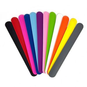 Bracelets en silicone unis et simples pour activités de team building d'entreprise, cadeaux promotionnels en gros - Product Image 1