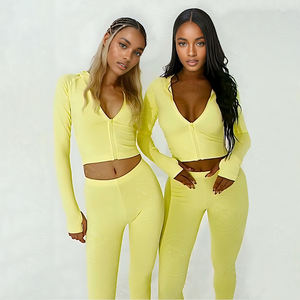 Tuta Sportiva di Lusso Personalizzata da Donna, Felpa con Cappuccio a Maniche Lunghe, Set da Palestra alla Moda + Leggings Sportivi Pieghevoli, Completo Sportivo da Donna in 2 Pezzi - Product Image 2