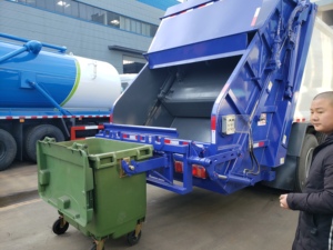 รถบรรทุกขยะอัดเม็ด Sinotruk HOWO 6x4 ยูโร 2 ขนาด 20 ลูกบาศก์เมตร - Product Image 6