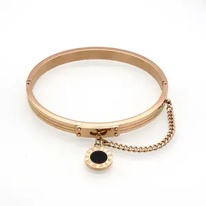Hot Style Selling Stainless Steel Rotem Rivet Buckle Bracelet Jewelry Roman Numeral Round Disc Charm Ladies Open Cuff Bracelets