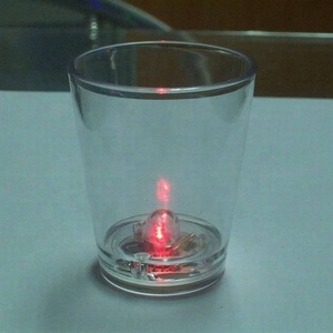 Gobelets néon assortis <span class=keywords><strong>en</strong></span> <span class=keywords><strong>plastique</strong></span> <span class=keywords><strong>dur</strong></span> 2 onces Tap ON/OFF LED Shot Glass - Product Image 4