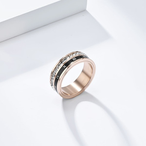 แหวนแฟชั่นผู้ชาย แหวนหมุนได้ ประดับเพชรเต็มวง ตัวเลขโรมัน วัสดุเหล็ก ชุบทองคำ ชุบทองคำชมพู ฝังเพชรแบบ Pave ของขวัญ เครื่องประดับ - Product Image 4