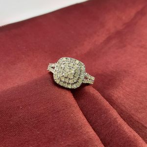 แหวนหมั้นเพชร Jewelspaark 1.00 กะรัต ทรงกลม เงินแท้ 925 เครื่องประดับงานแต่งงานสำหรับผู้หญิง ไซส์ 8 - Product Image 2