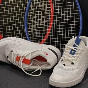 Chaussures plates de luxe de style jogging pour le début du printemps, avec un confort nuageux, adaptées aux activités de plein air, chaussures pour femmes et hommes - Product Image 1