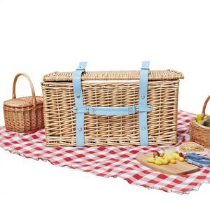 Panier de pique-nique rectangulaire tressé en saule et paille, style Instagram, avec vaisselle intégrée, idéal pour les sorties printanières et comme accessoire photo. - Product Image 1