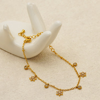 Trendiges Armband für Damen 18K Vergoldeter Edelstahl Mode Stern Mond Leicht-Luxuriöses Minimalistisches Design