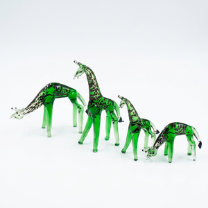 Ensemble de figurines de girafe en verre soufflé vert, artisanat décoratif animal fait main - Product Image 1