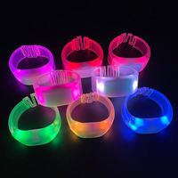 Drôle W bracelet DMX télécommandé RGB LED Bracelet Festival lampe de poche tissu Led Bracelet pour événement