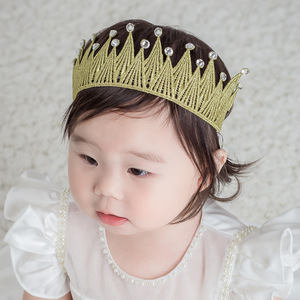 Corona di Perle per Compleanno, Fasce Elastiche per Capelli, Accessori per Capelli Bianchi con Perle per Bambine, Tiara Dorata da Principessa per Bambine - Product Image 1