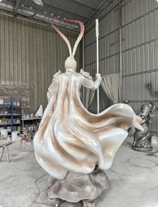 Scultura del Re Scimmia a Grandezza Naturale in Resina Resistente ai Raggi UV, Statua di Sun Wu Kong Dipinta a Mano per Decorazione di Giardini e Luoghi Culturali - Product Image 4