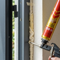 Mastic isolant en mousse de polyuréthane à faible et haute expansion, étanche, pour joints de montage de fenêtres et de portes dans la construction et la menuiserie